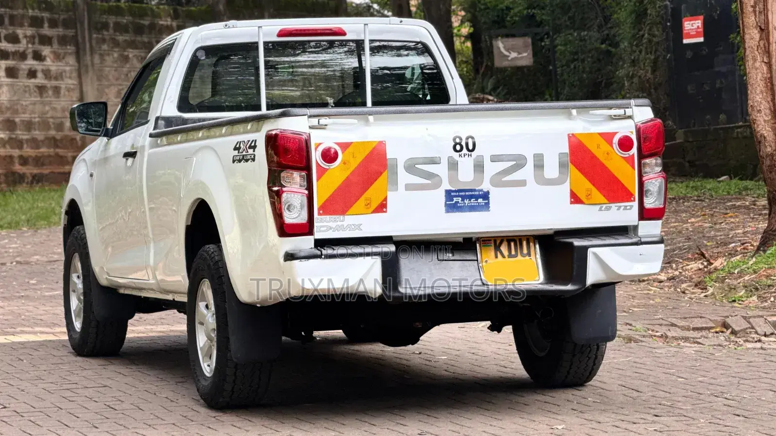 Isuzu D-MAX 2025 White