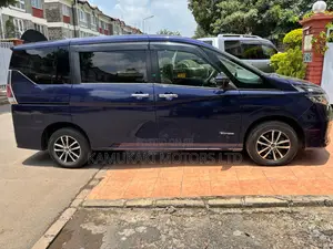 Nissan Serena 2017 Blue