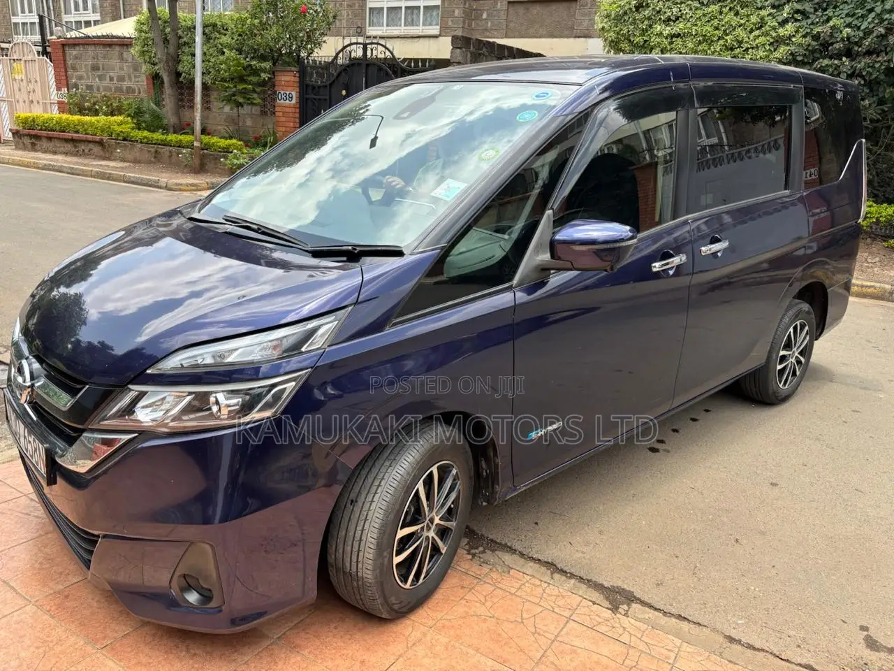 Nissan Serena 2017 Blue