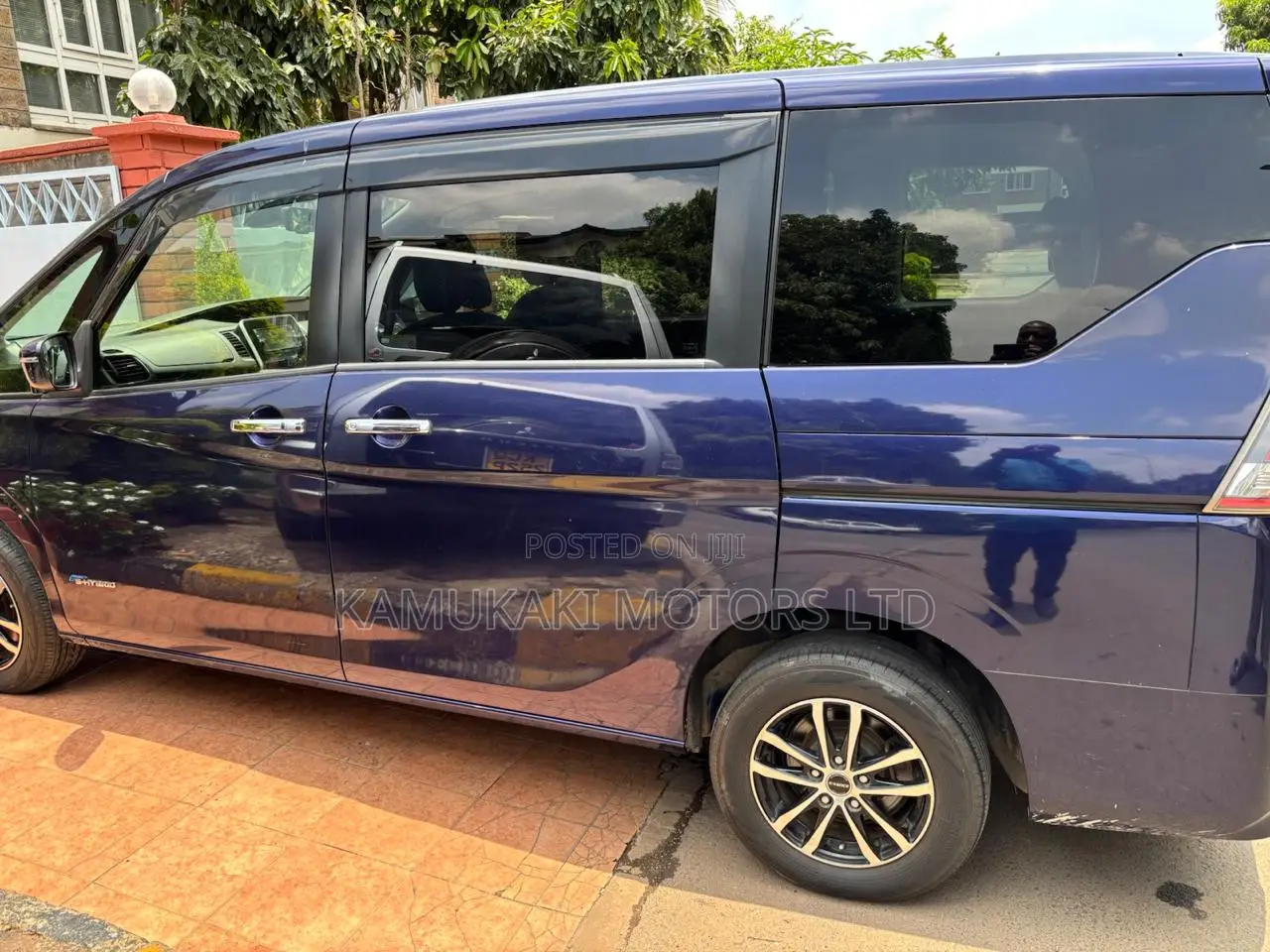 Nissan Serena 2017 Blue