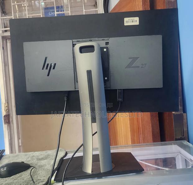 Hp Z27n G2 27-Inch QHD Monitor(2560x1440)