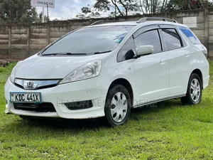 Honda Fit Shuttle 2013 White