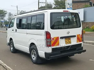 Toyota HiAce 2016 White