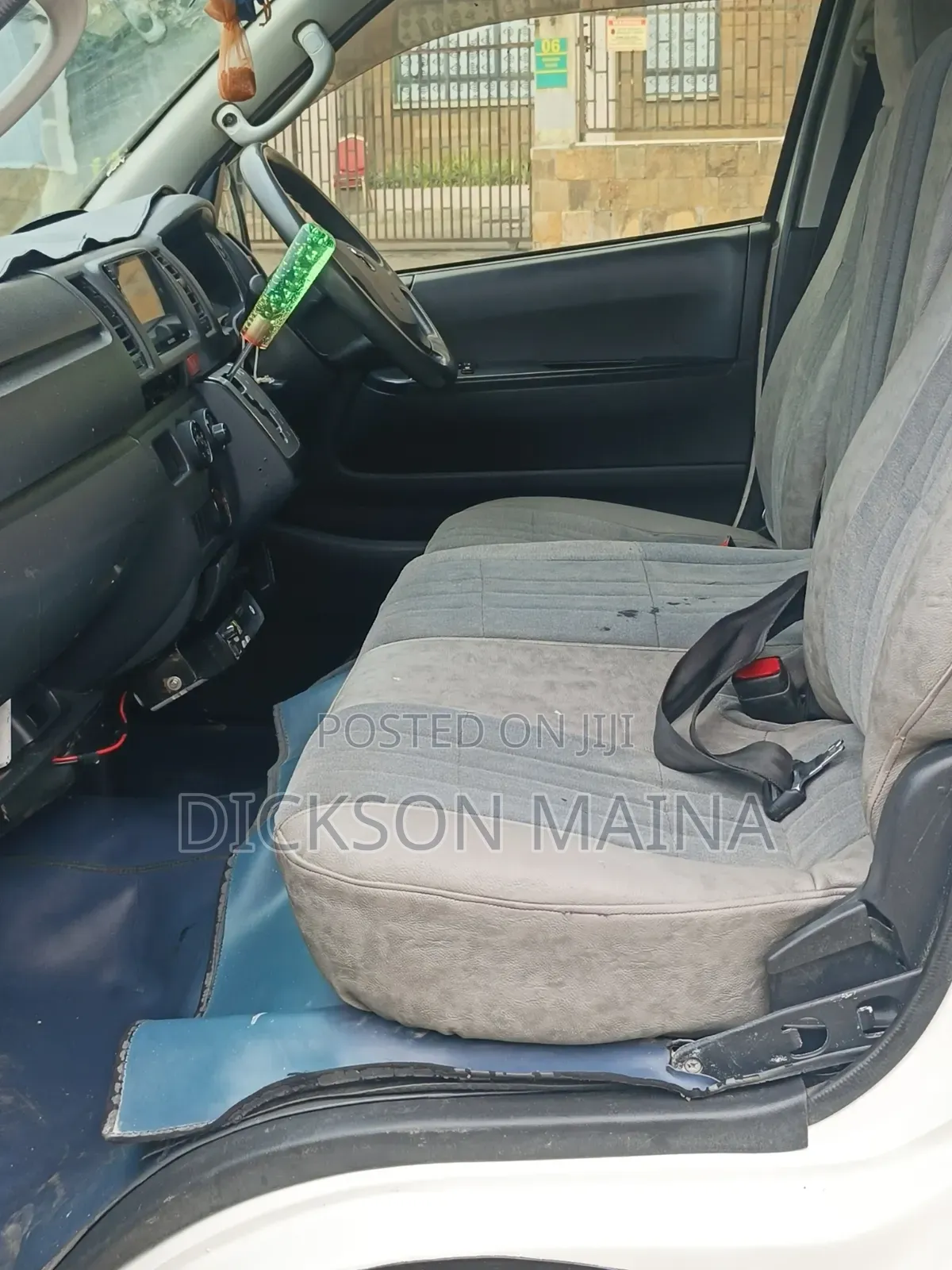 Toyota HiAce 2016 White