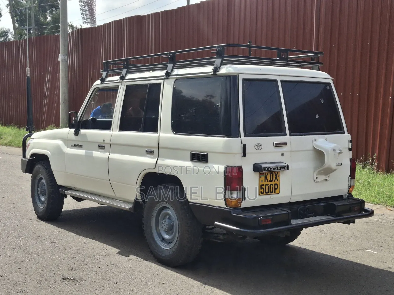 Toyota Land Cruiser 2011 White