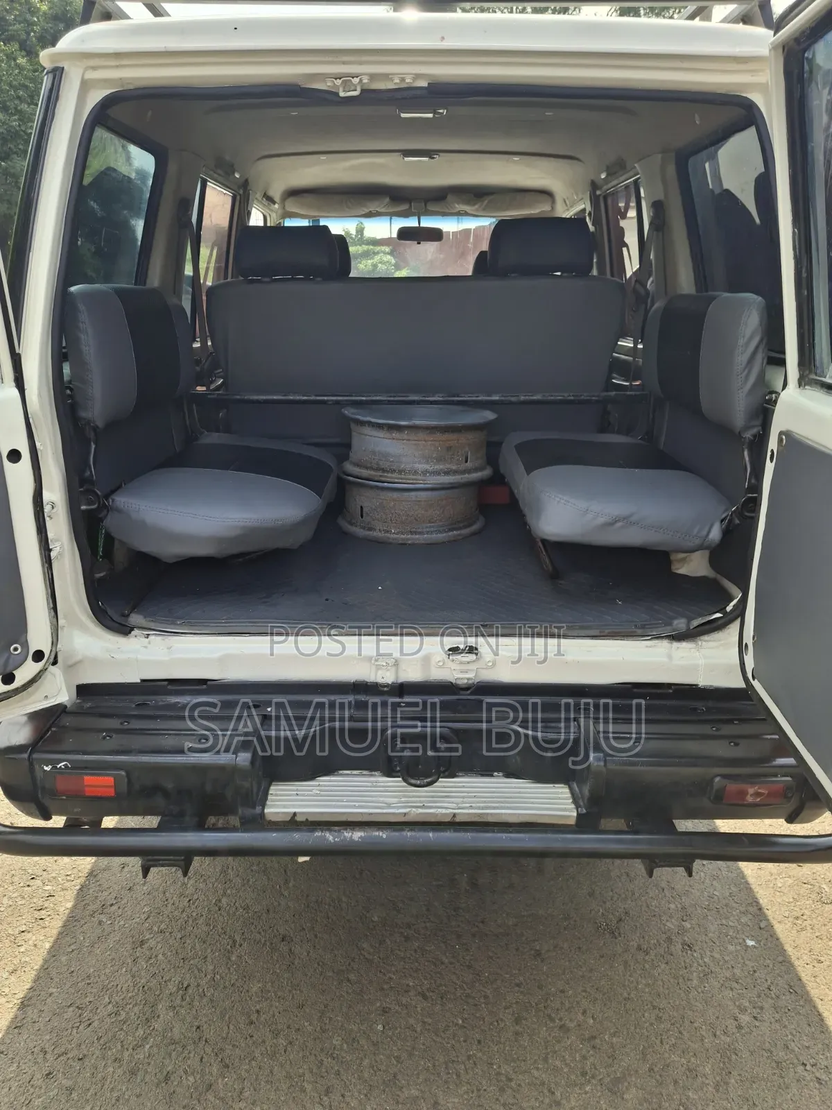 Toyota Land Cruiser 2011 White