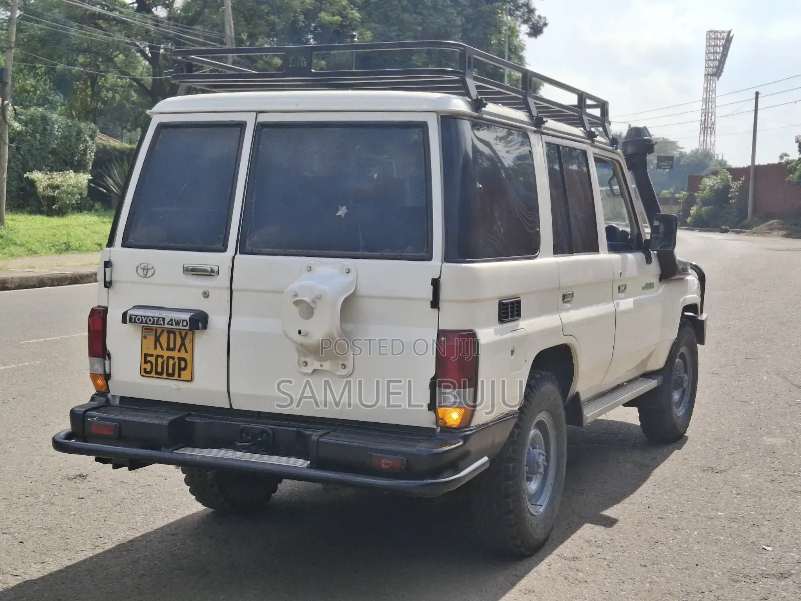 Toyota Land Cruiser 2011 White