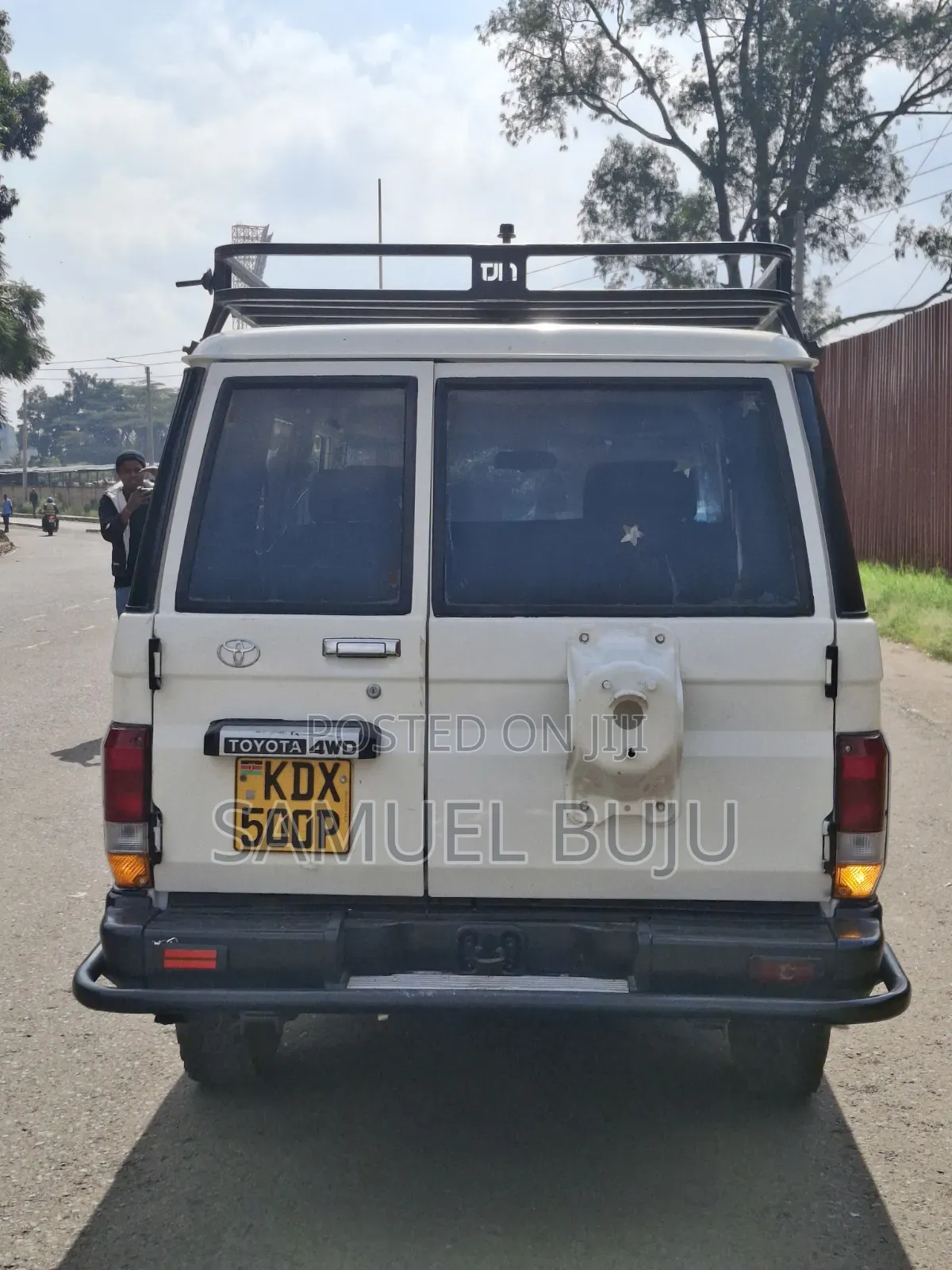 Toyota Land Cruiser 2011 White