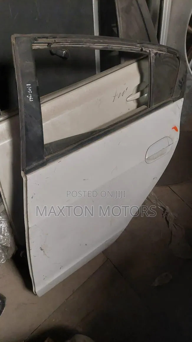 Honda Insight Rear Door