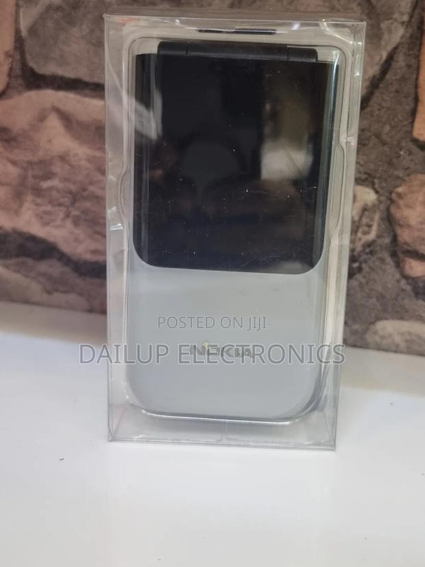 New Nokia 2720 Flip 512 GB Black