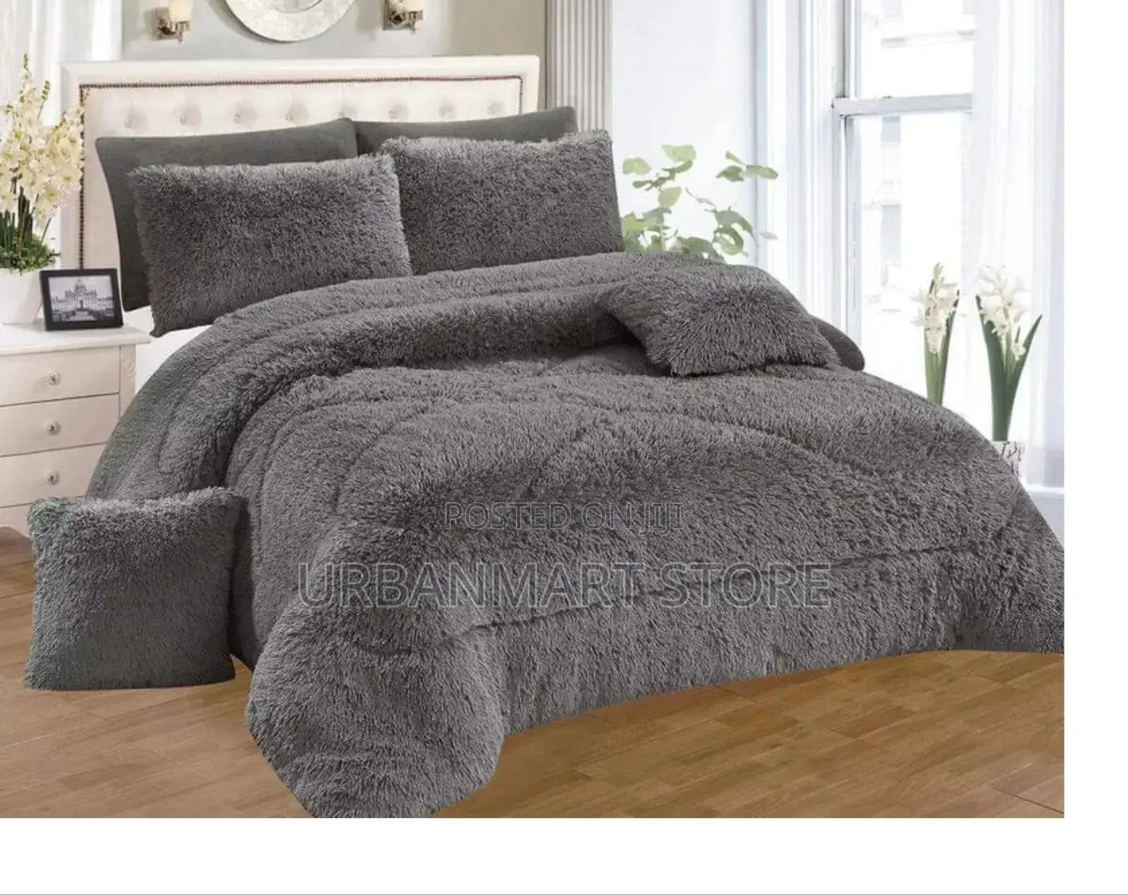 Large Sized 6 ×6 Fluffy Duvet- Set With Bedsheet and Pillow Cases