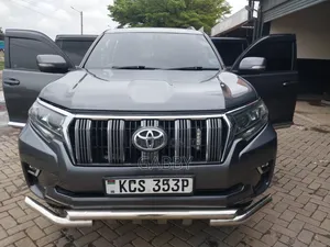 Toyota Land Cruiser Prado 2011 Gray