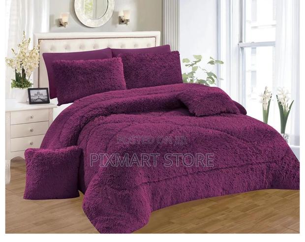 Elegant Fluffy Comforter Set With 4 Pillowcases Bedsheet