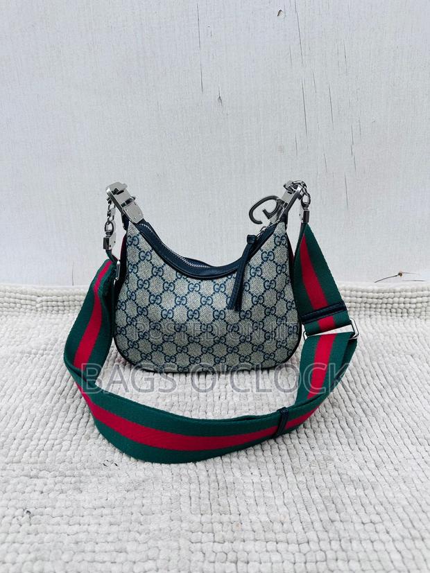 Gucci Attache Small Shoulder Bag - Gg Supreme Canvas Beige