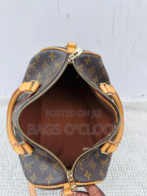 Authentic Lv Speedy B 30 - Monogram With Crossbody Strap - thumbnail 3