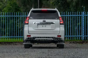 Toyota Land Cruiser Prado 2.8 2018 White
