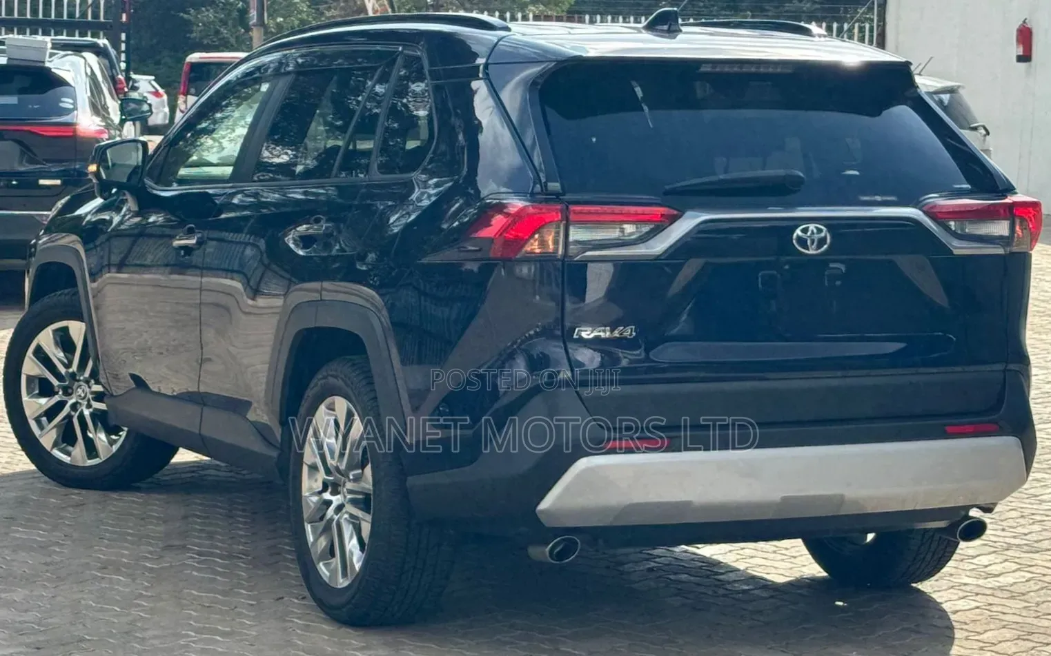 Toyota RAV4 Limited AWD 2019 Blue