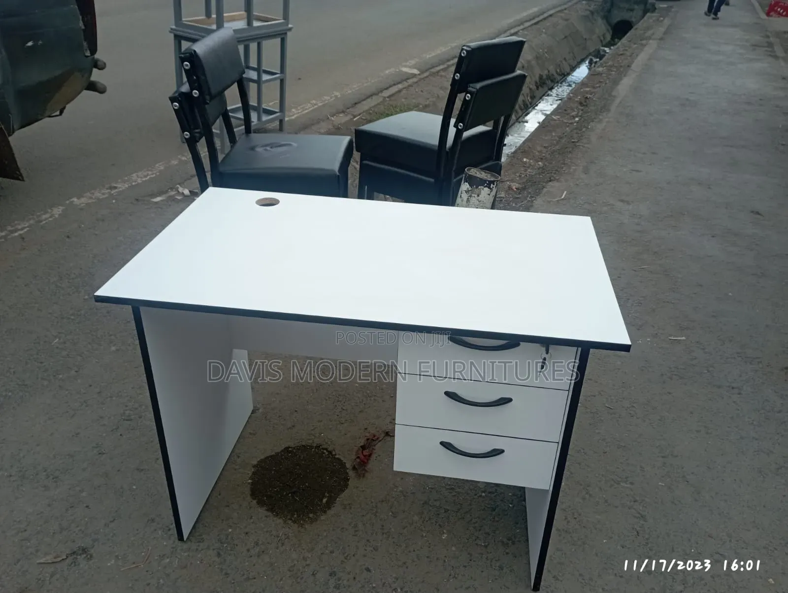 White Laminate Top and Black Edge Office Desk