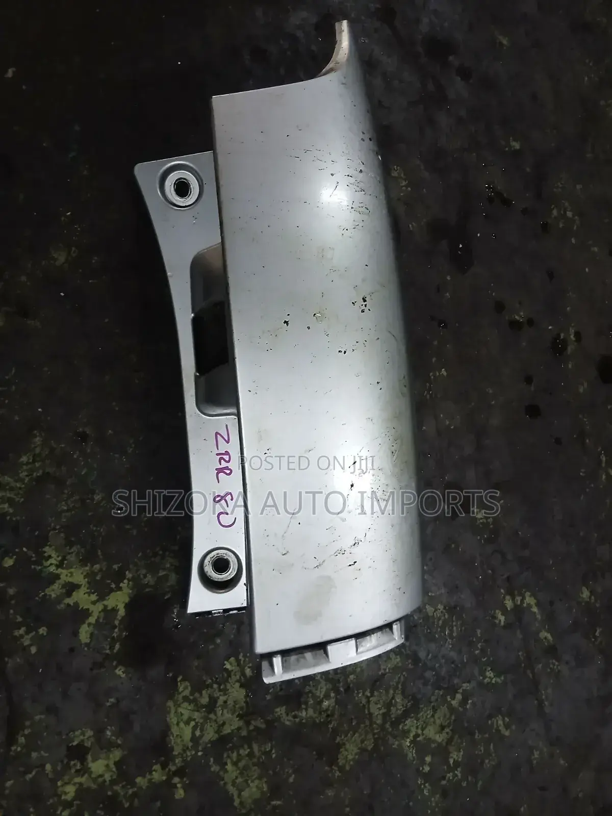 Toyota Noah Tailgate Garnish / Finisher Moulding Original Ex-Japan