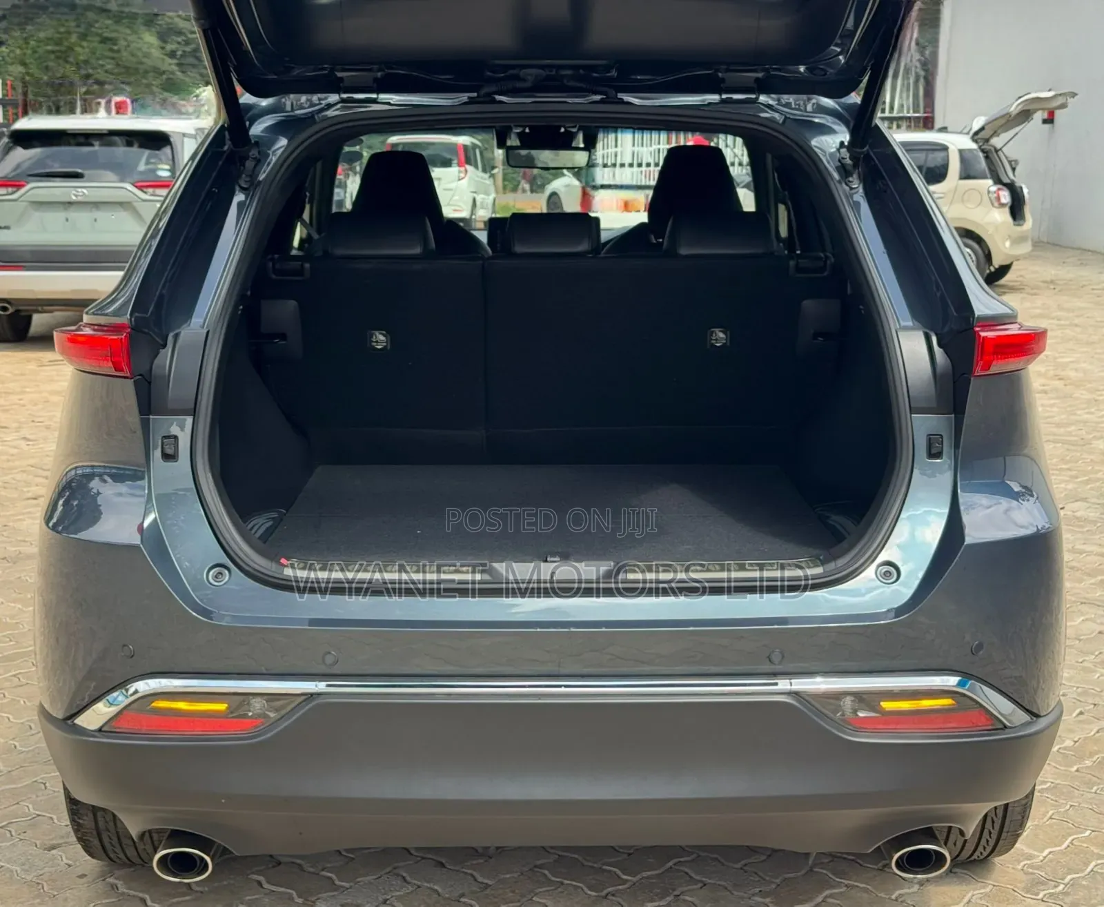 Toyota Harrier 2.0 2020 Gray