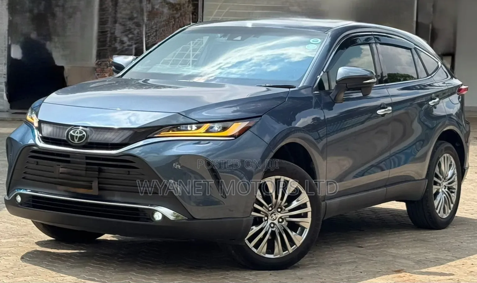 Toyota Harrier 2.0 2020 Gray