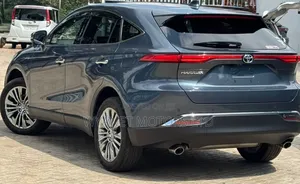 Toyota Harrier 2.0 2020 Gray