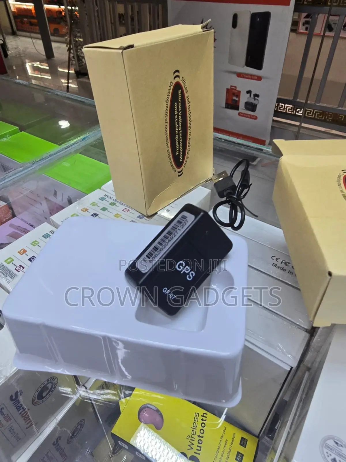Gf-07 Real Time GPS Tracker Sim Vehicle Luggage Tracker