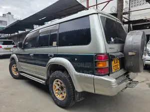 Mitsubishi Pajero 1996 Silver