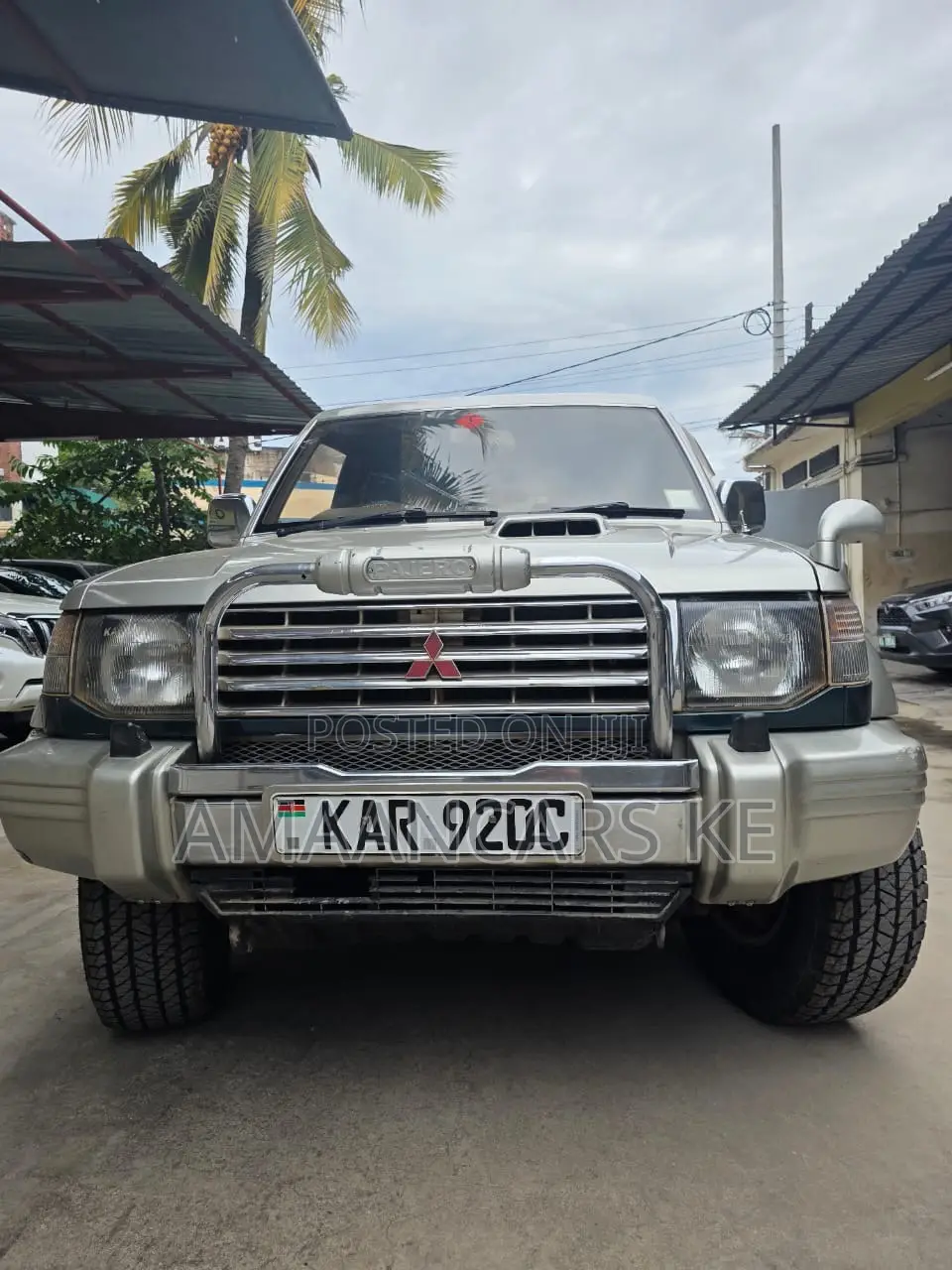 Mitsubishi Pajero 1996 Silver