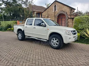 Isuzu D-MAX 2014 White