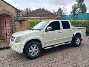 Isuzu D-MAX 2014 White