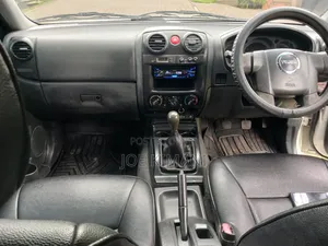 Isuzu D-MAX 2014 White