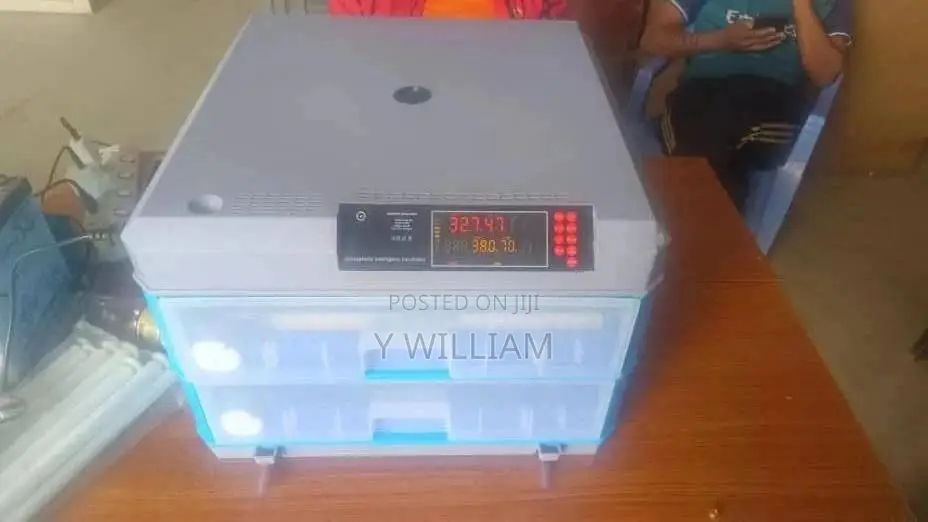 136 Eggs Automatic Incubator