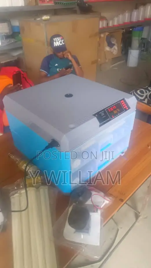 136 Eggs Automatic Incubator