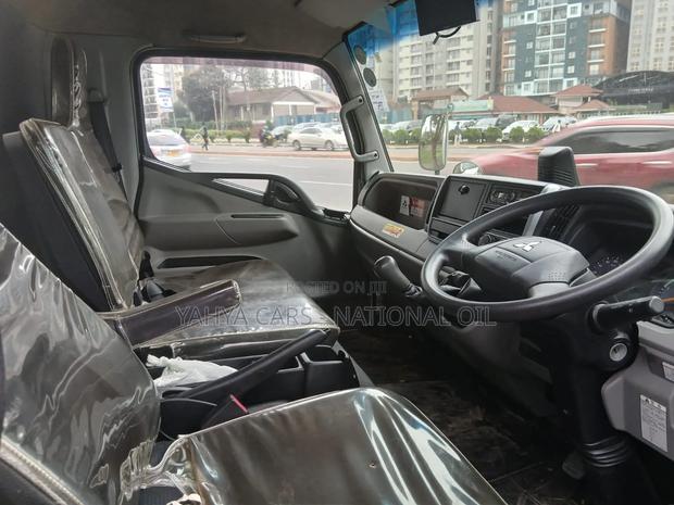 Mitsubishi Canter 2019 - thumbnail 2