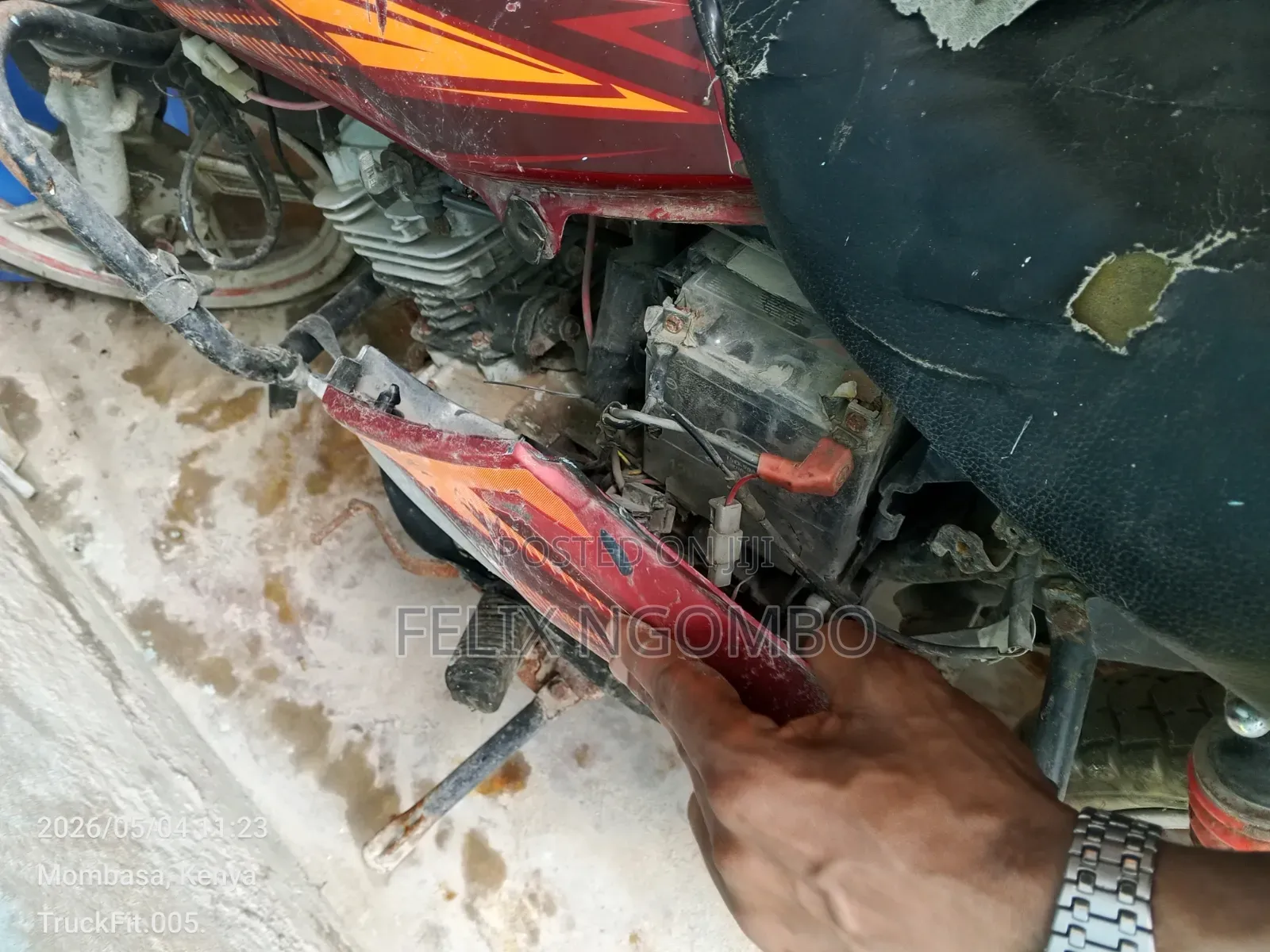 TVS HLX Plus ES 2019 Red