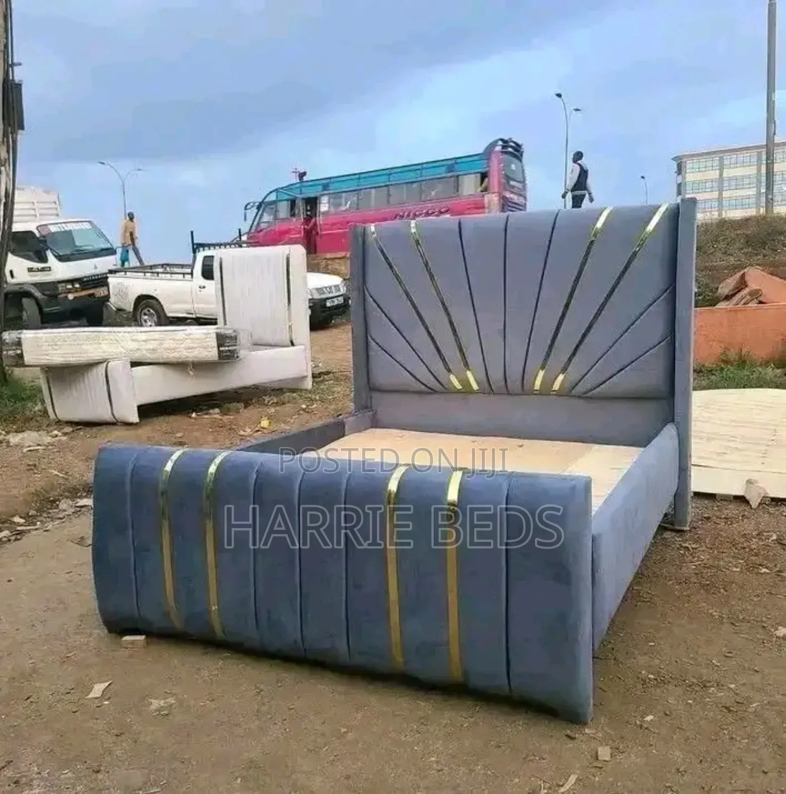 Silver Clush 5 By6 Cheaster Bed