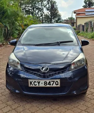Toyota Vitz 2013 Black