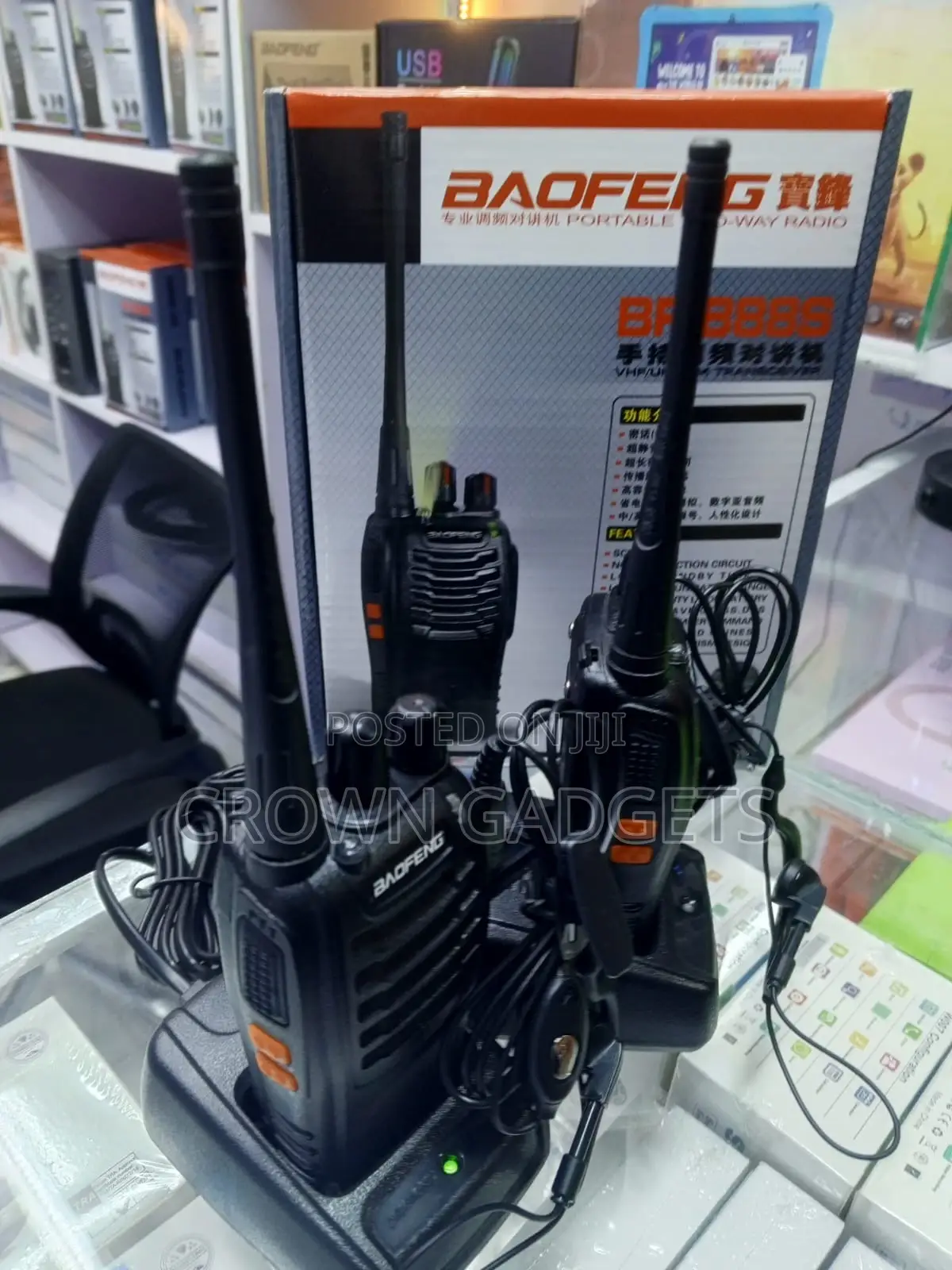 Bf-888s Uhf Radio Security Walkie Talkie With Flashlight