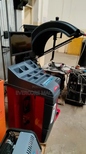 Heavy Duty Wheel Balancing Machine for Vehicle Tyres.