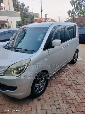 Suzuki Solio Hybrid G 2017 Silver