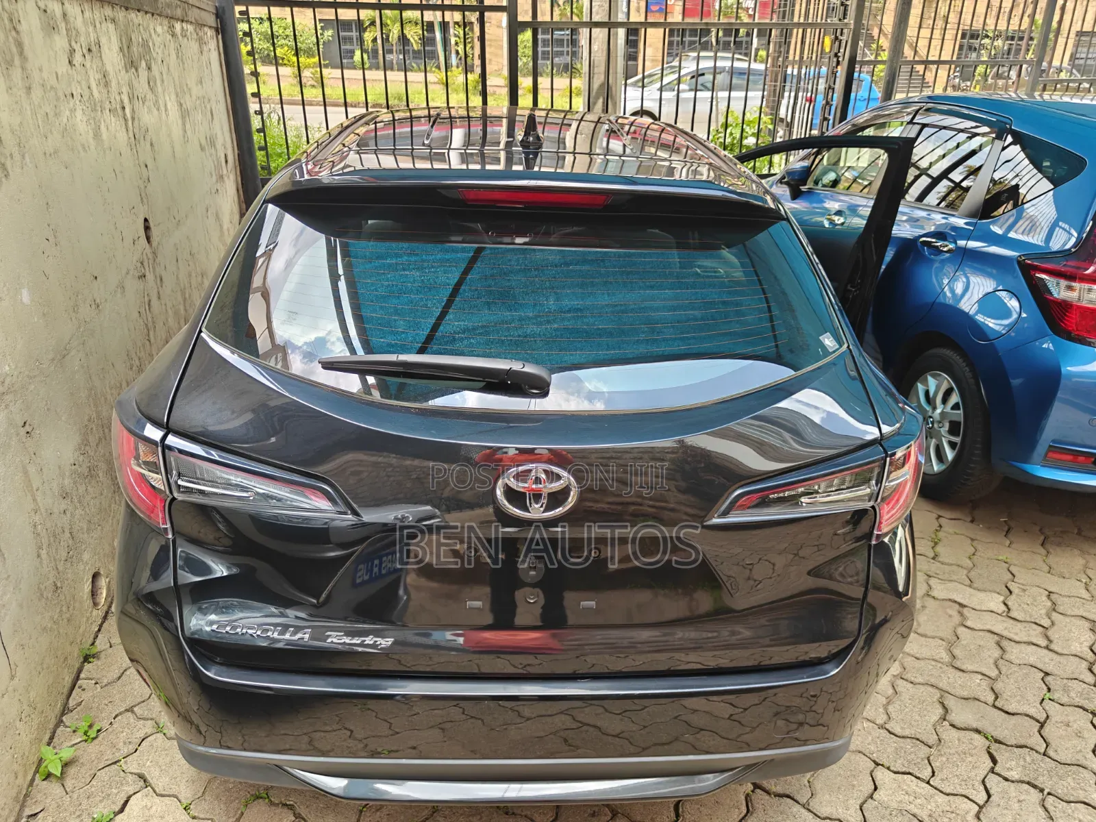 Toyota Corolla LE (1.8L 4cyl 2A) 2019 Black