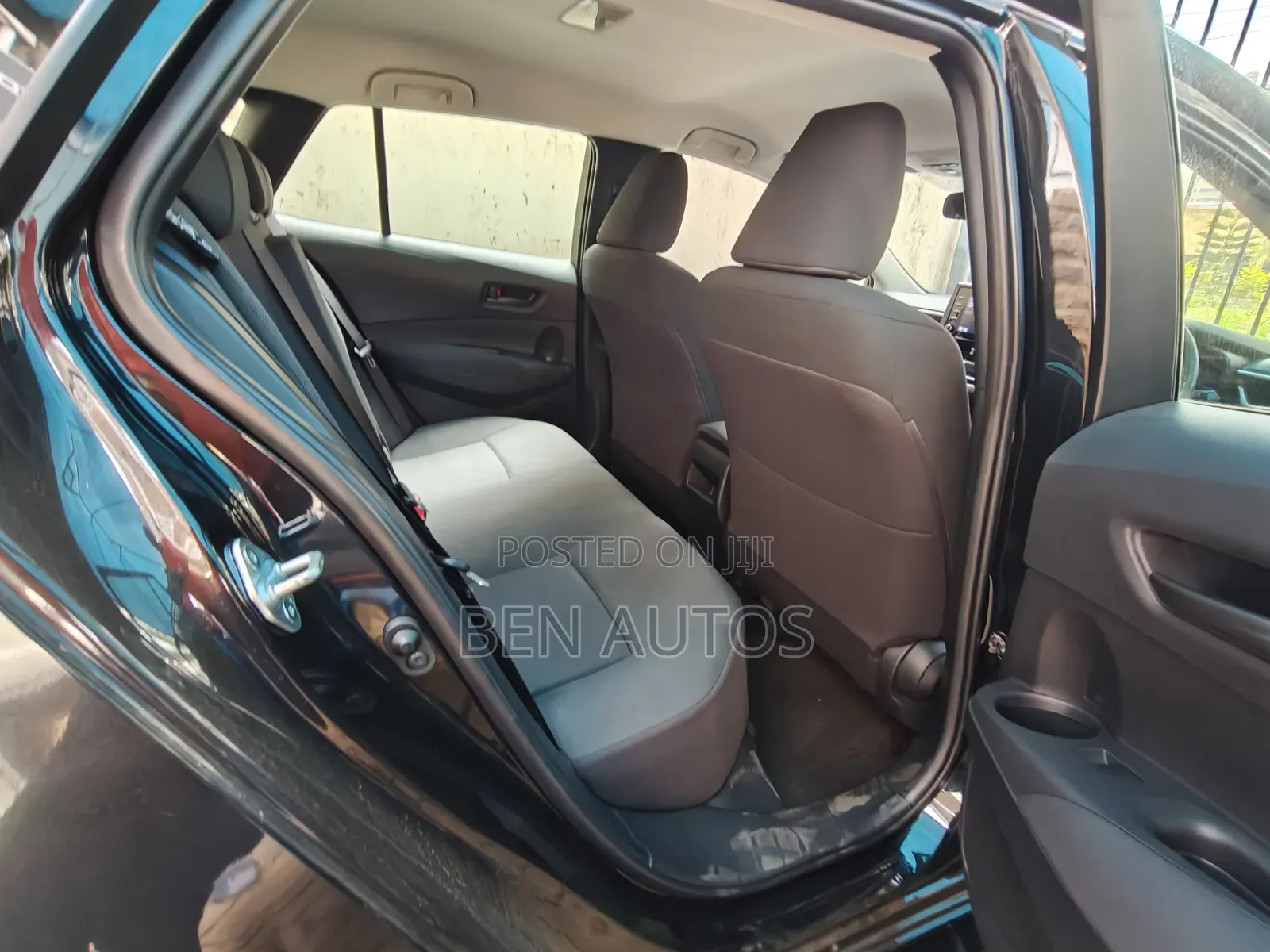 Toyota Corolla LE (1.8L 4cyl 2A) 2019 Black