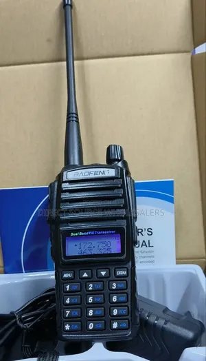 Baofeng Uv82 Walkie Talkie With Charger