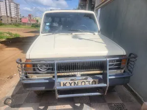 Isuzu Trooper Wagon 1986 Beige