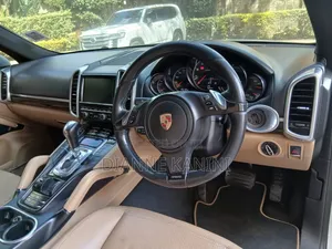 Porsche Cayenne 2014 White