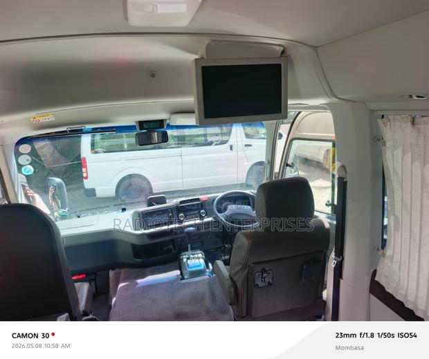 Toyota Coaster 2019 Gold - thumbnail 17