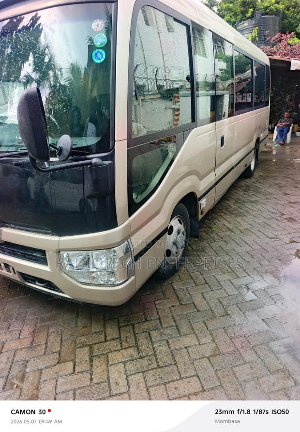 Toyota Coaster 2019 Gold - thumbnail 3
