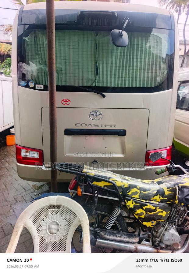 Toyota Coaster 2019 Gold - thumbnail 2