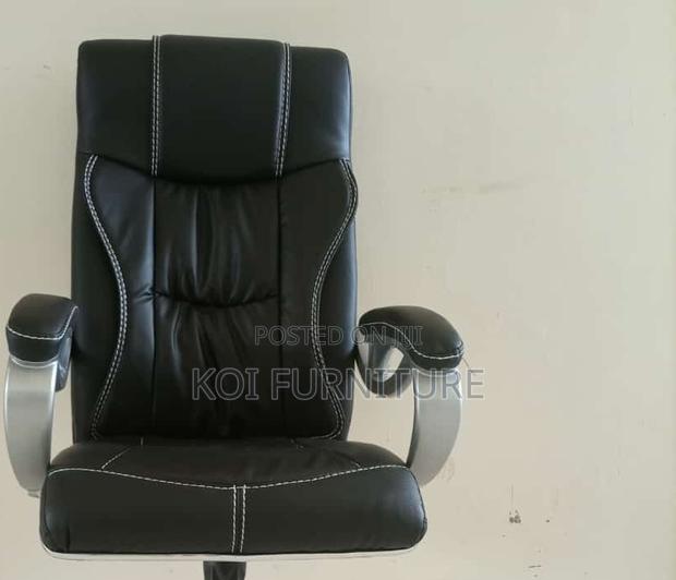 Office Chairs; Profesional Leather Executive Chairs - thumbnail 2